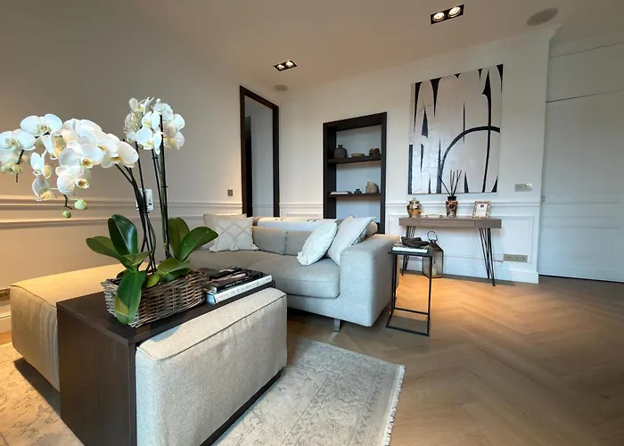 Croisette Luxury Retreat