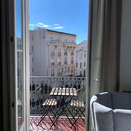 Apartment A 2 Pas De La Croisette Cannes